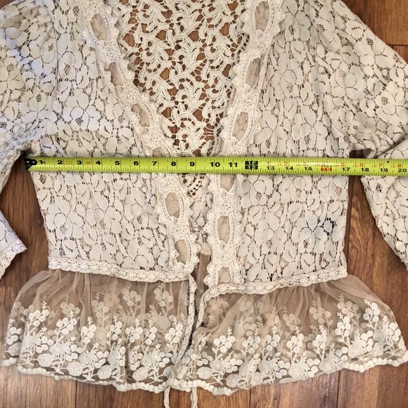✨Host Pick! Exquisite lace crochet cardigan with mesh peplum and ties in cotton - Picture 6 of 12